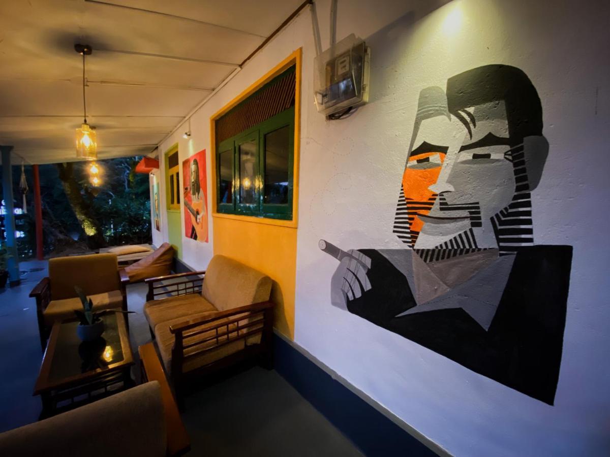 Mad Monkey Hostel And Lounge エッラ エクステリア 写真